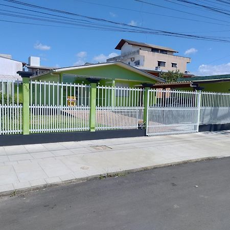 Casa Para Aluguel De Veraneio Em Торес Екстериор снимка
